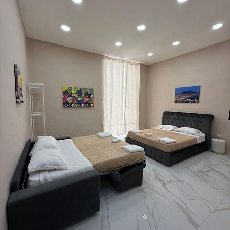 Valentino Caracciolo 105 Apartment Napoli Bagian luar foto