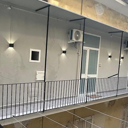 Valentino Caracciolo 105 Apartment Napoli Bagian luar foto