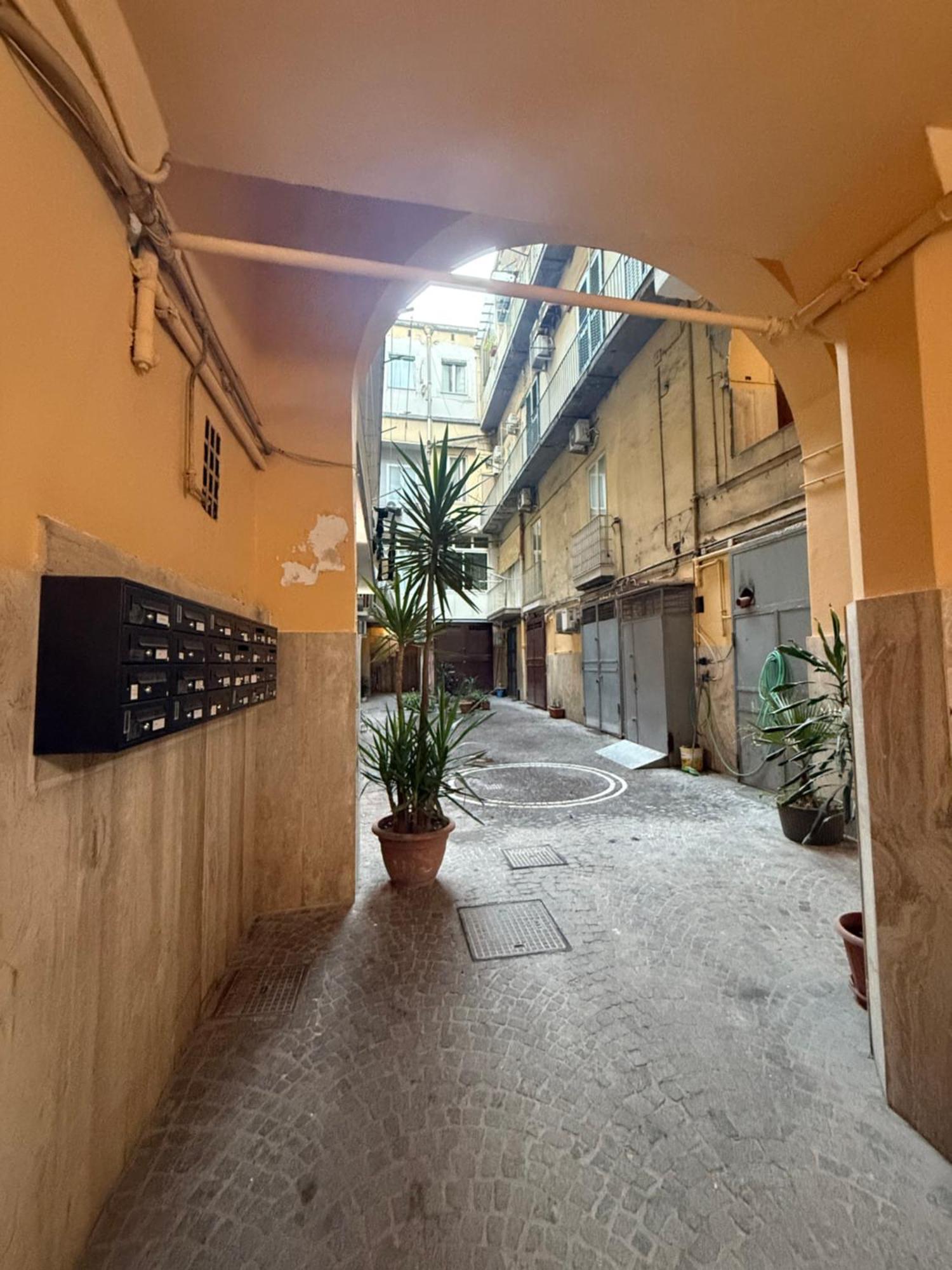 Valentino Caracciolo 105 Apartment Napoli Bagian luar foto