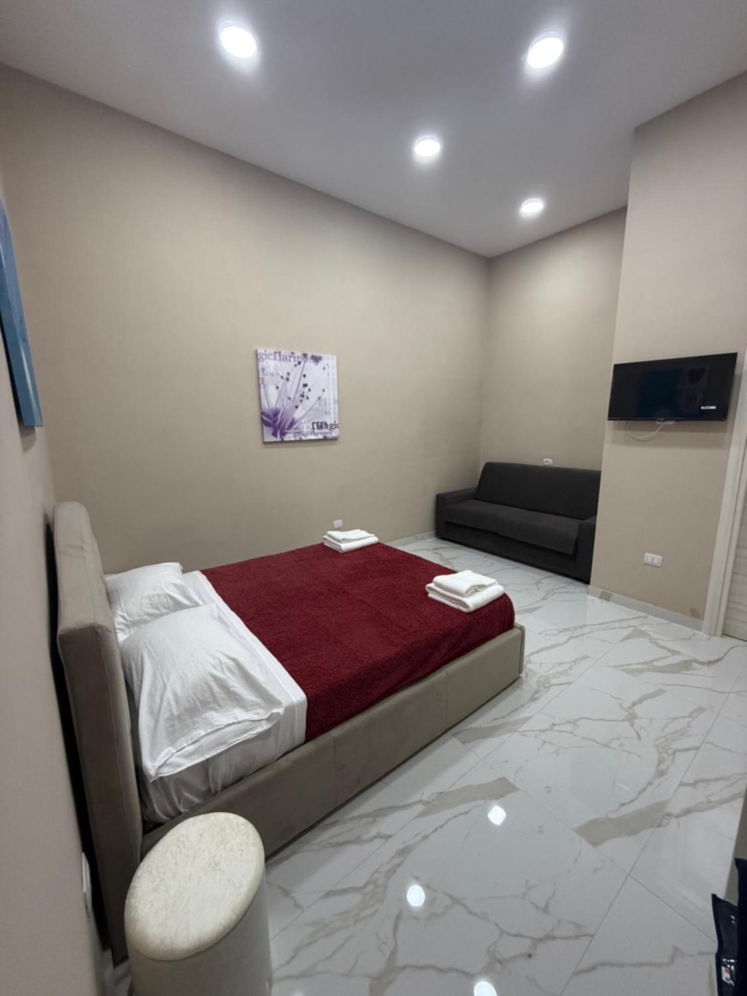 Valentino Caracciolo 105 Apartment Napoli Bagian luar foto