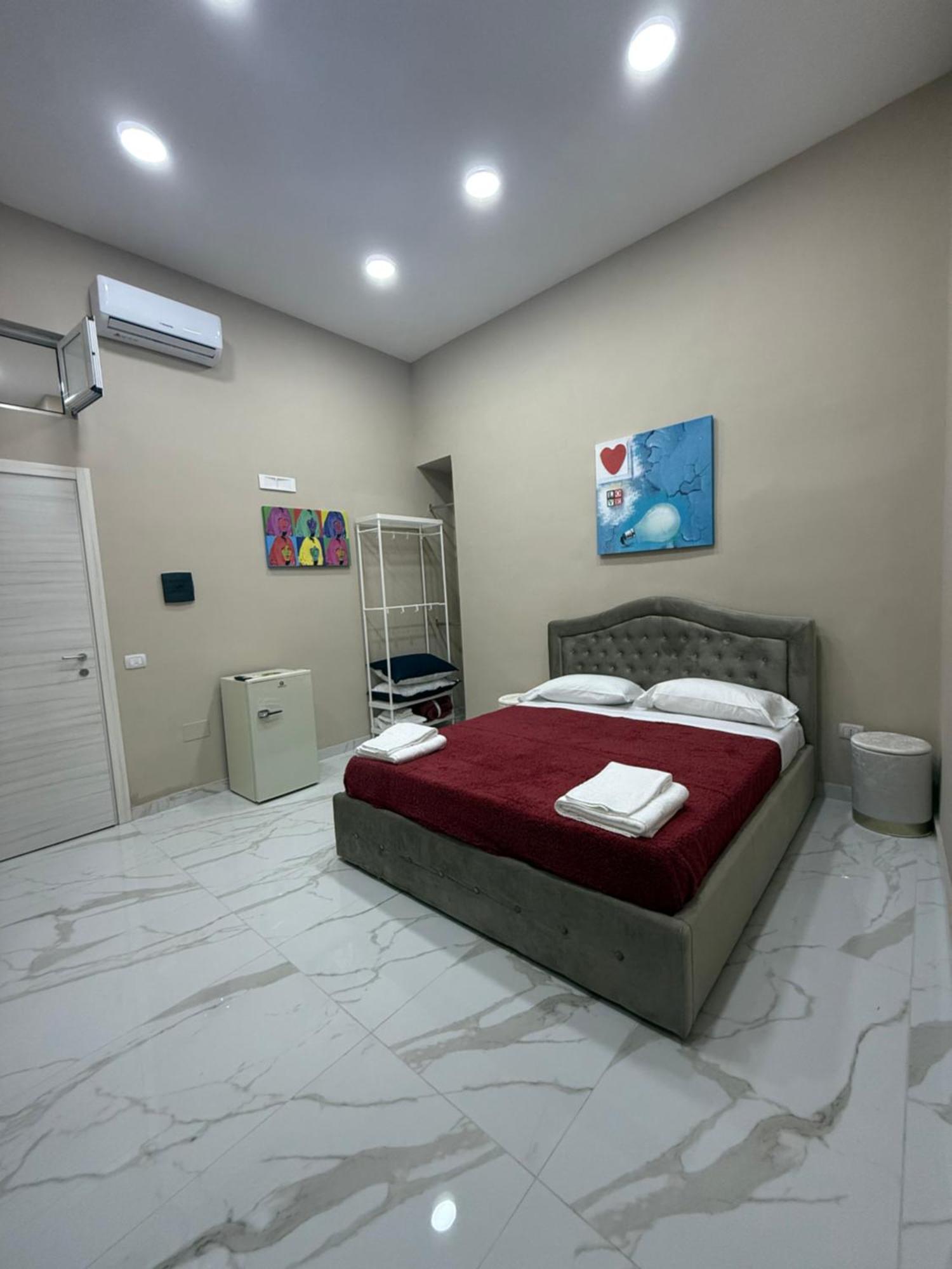 Valentino Caracciolo 105 Apartment Napoli Bagian luar foto
