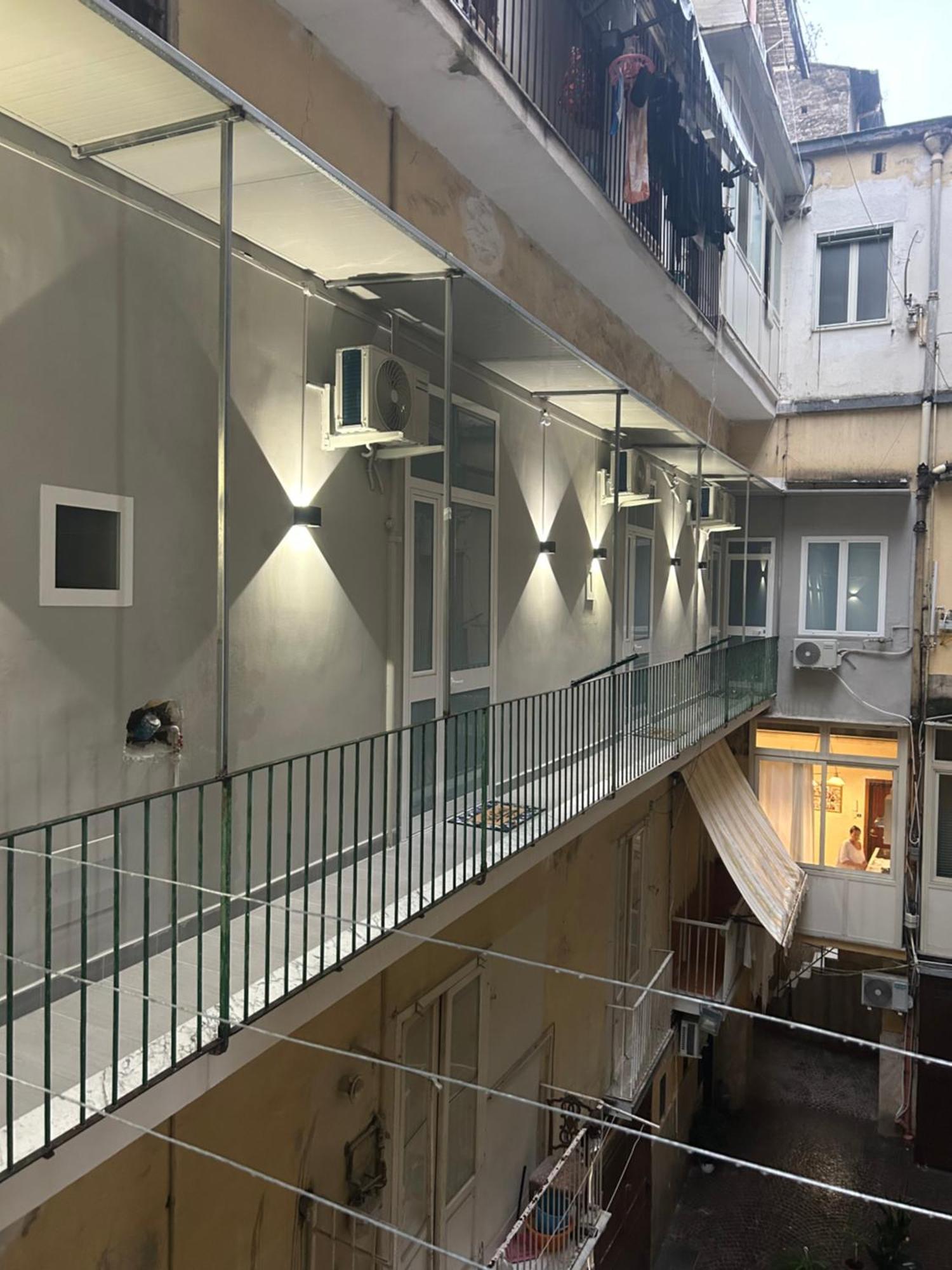 Valentino Caracciolo 105 Apartment Napoli Bagian luar foto