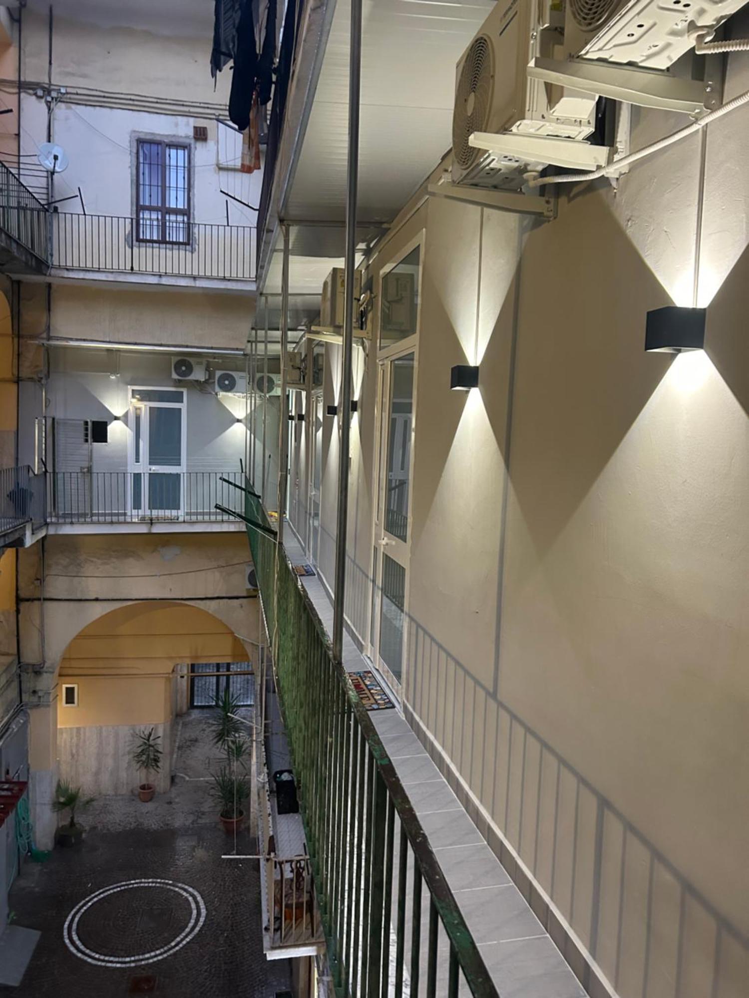 Valentino Caracciolo 105 Apartment Napoli Bagian luar foto