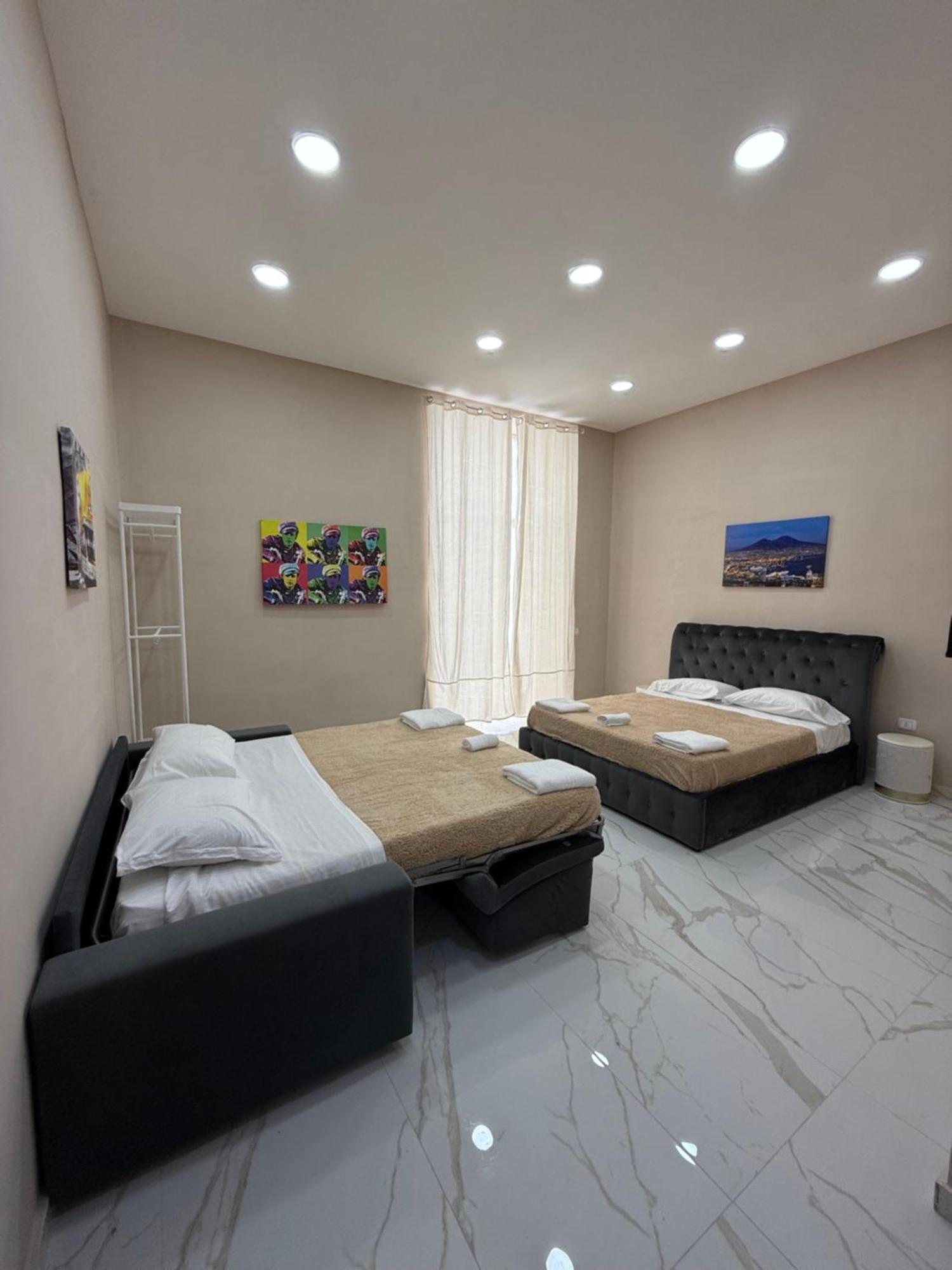 Valentino Caracciolo 105 Apartment Napoli Bagian luar foto