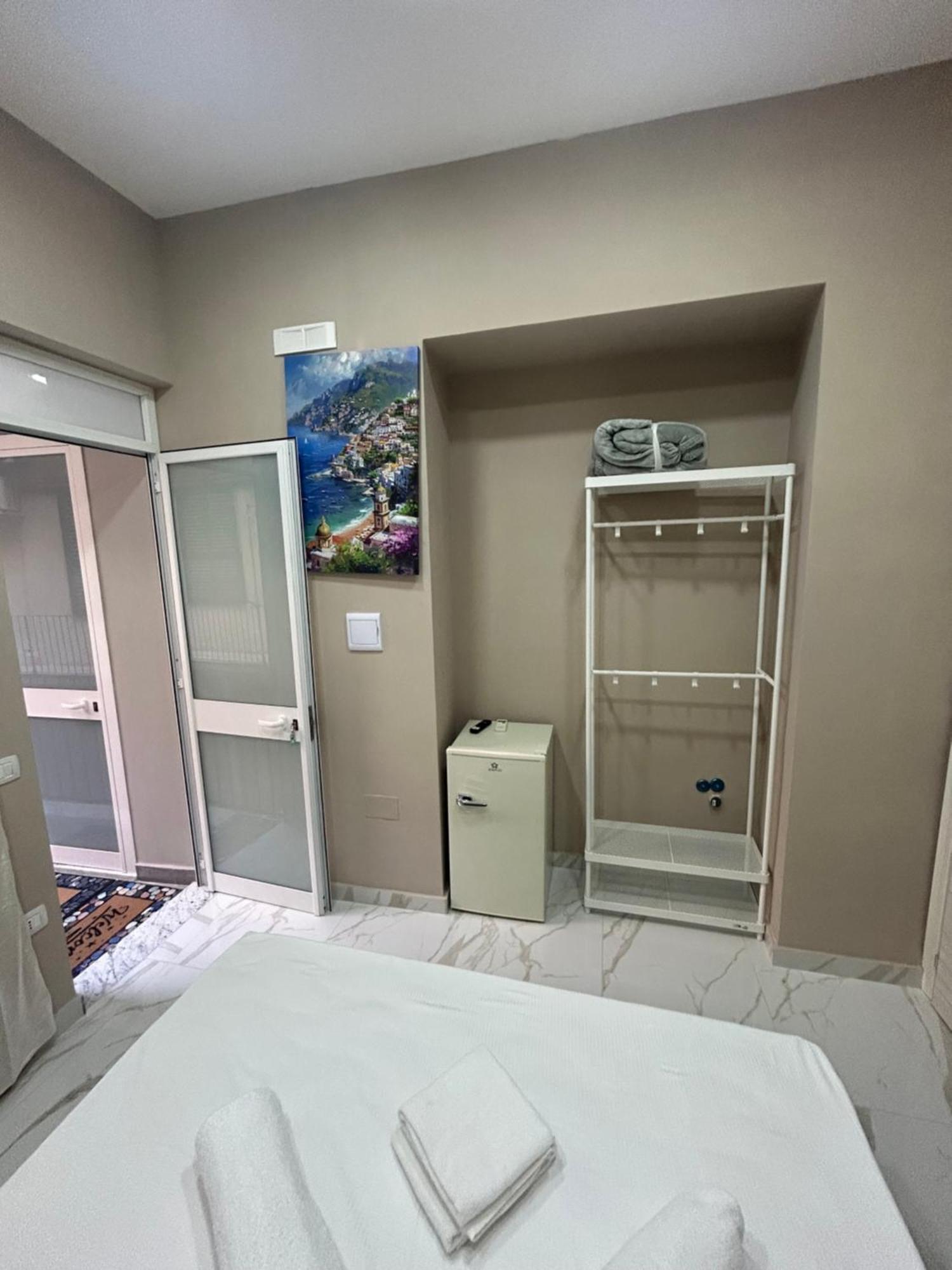Valentino Caracciolo 105 Apartment Napoli Bagian luar foto