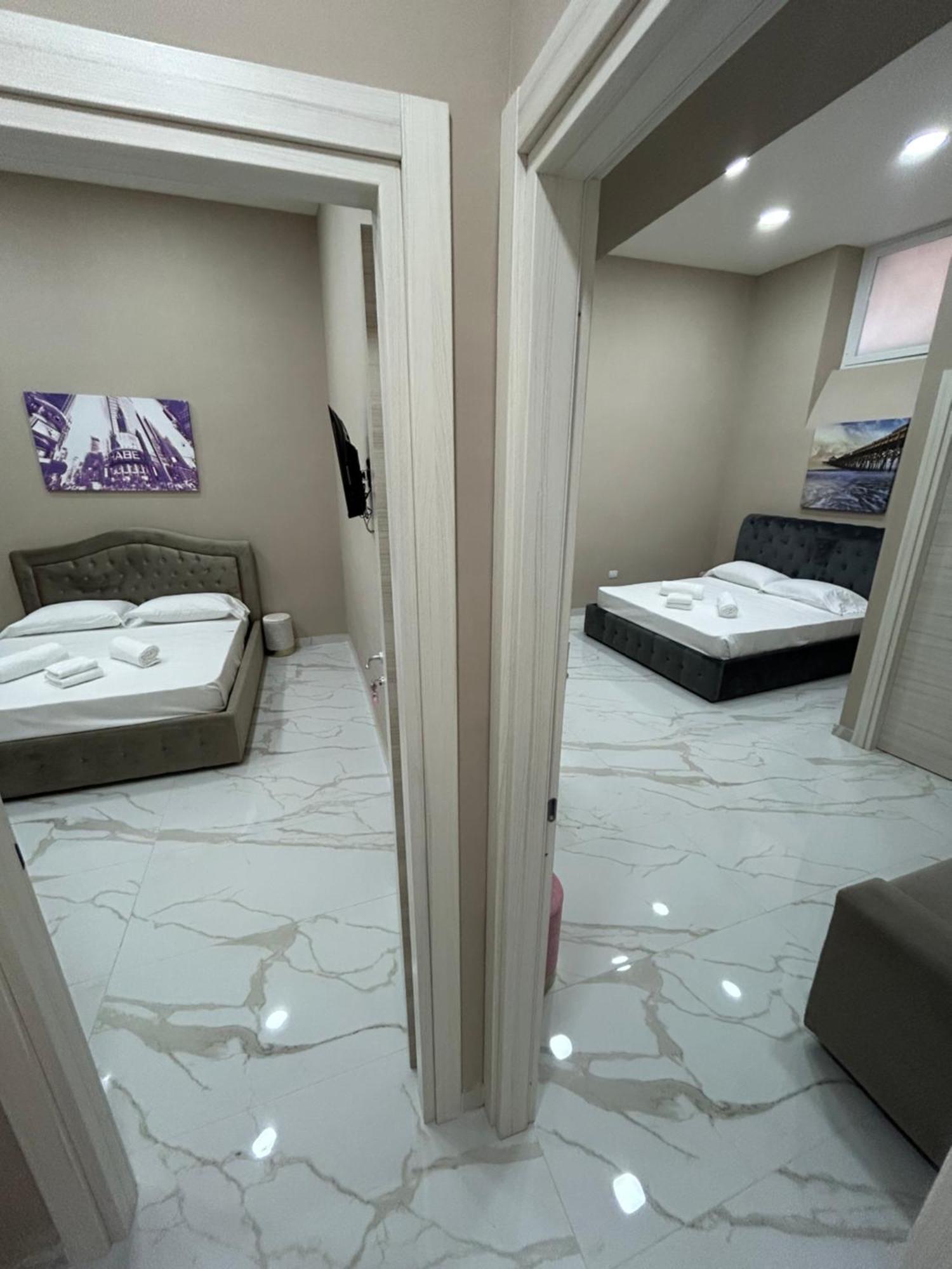 Valentino Caracciolo 105 Apartment Napoli Bagian luar foto
