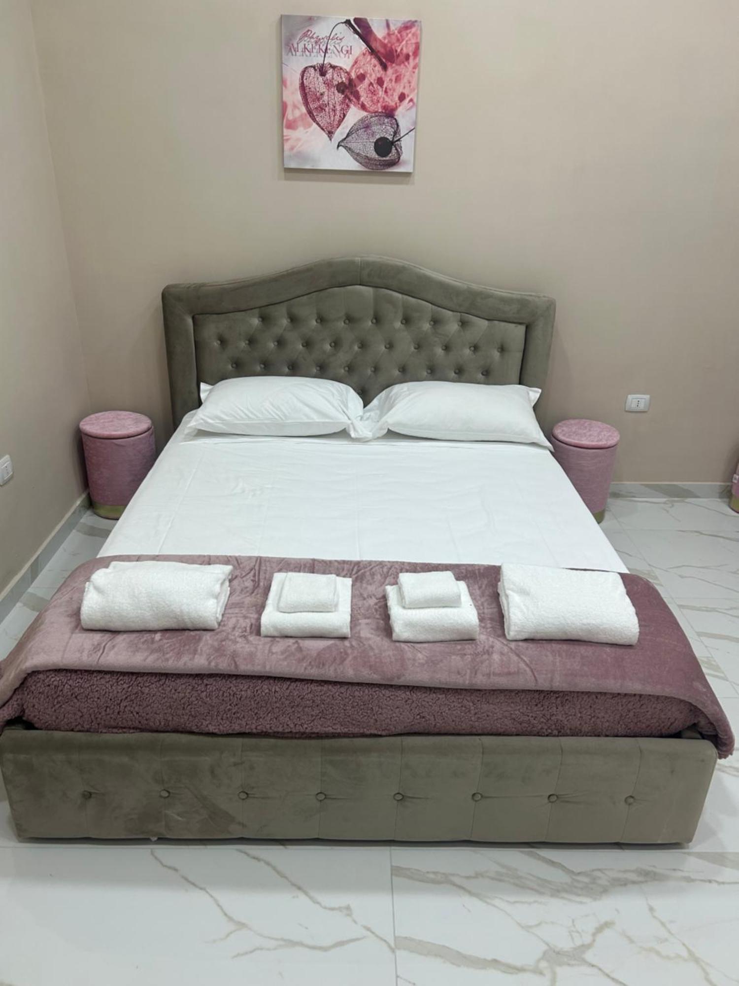 Valentino Caracciolo 105 Apartment Napoli Bagian luar foto