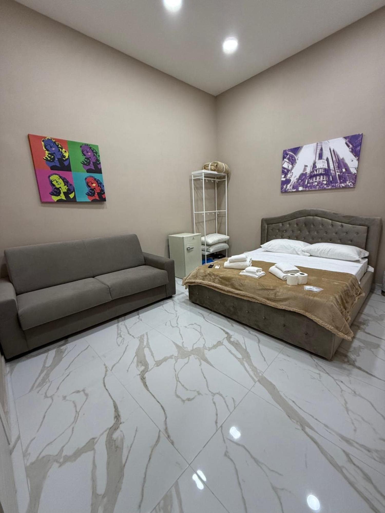 Valentino Caracciolo 105 Apartment Napoli Bagian luar foto