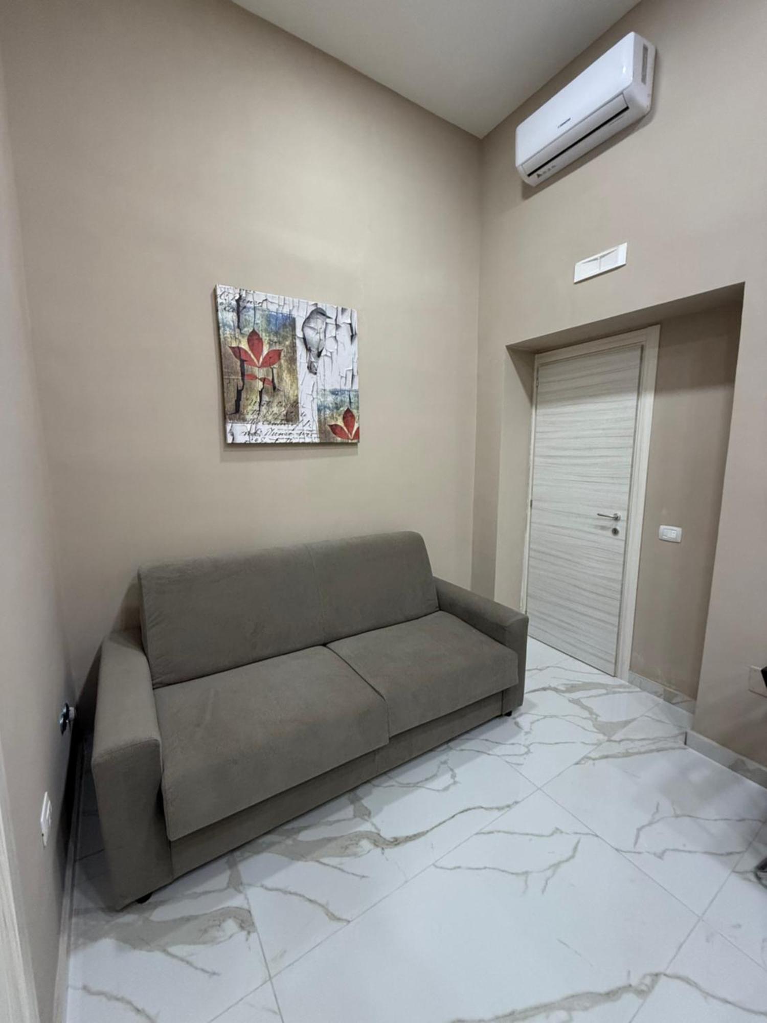 Valentino Caracciolo 105 Apartment Napoli Bagian luar foto