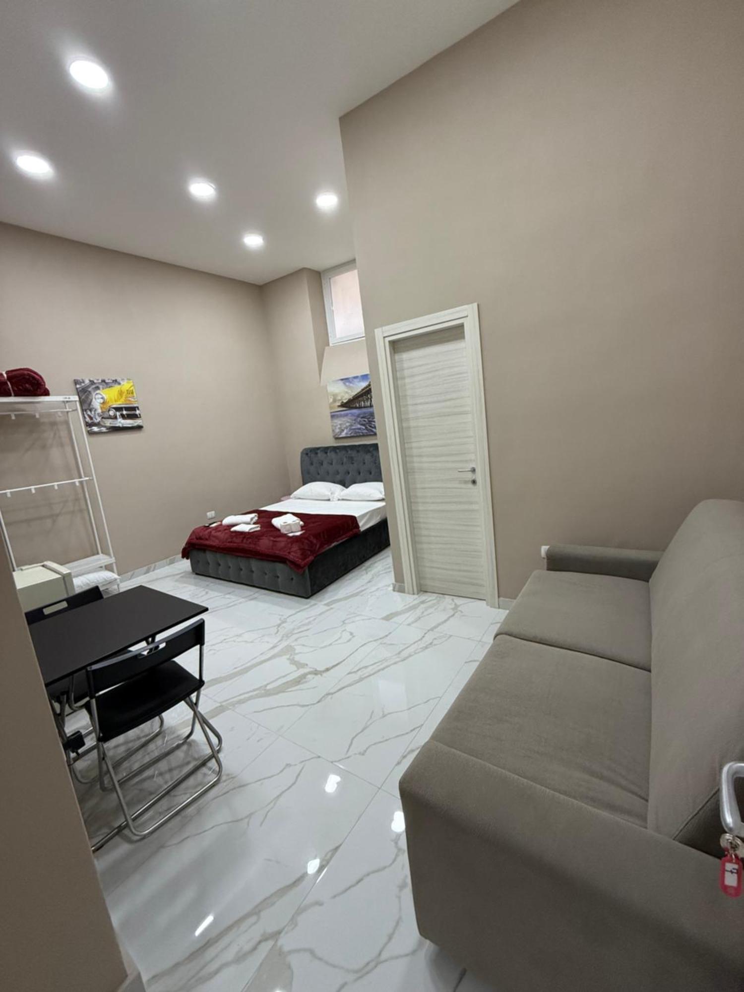 Valentino Caracciolo 105 Apartment Napoli Bagian luar foto