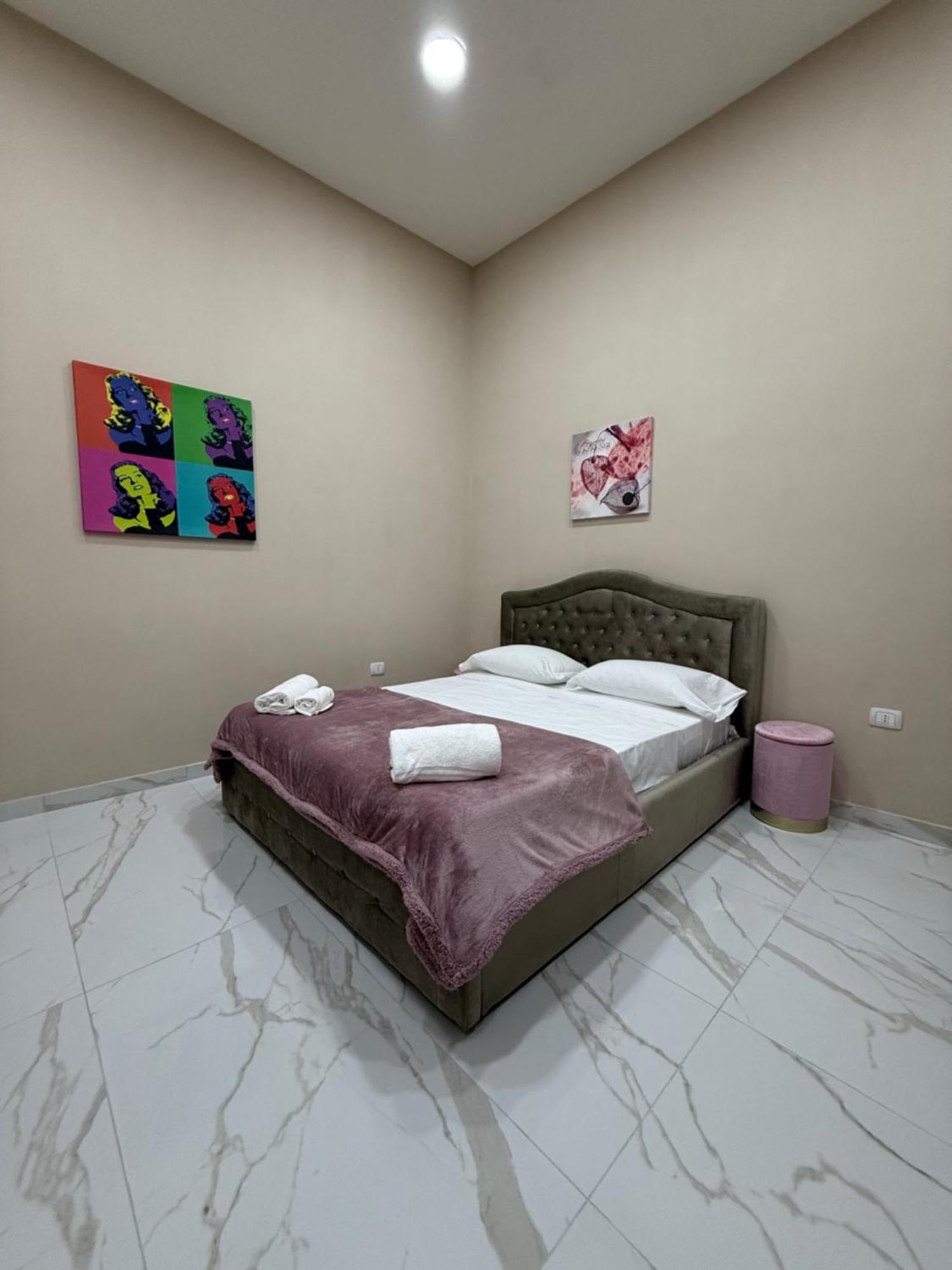Valentino Caracciolo 105 Apartment Napoli Bagian luar foto